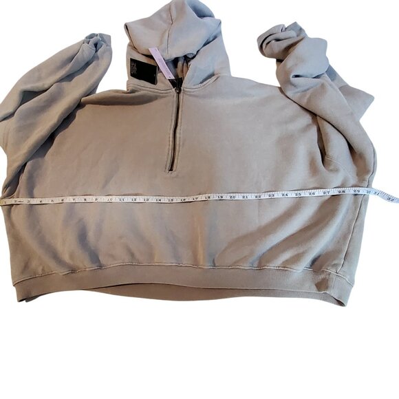 Cropped Gray Zip-Up Hoodie Size XXL Cotton Blend Zip-up closure   Cozy hood - Picture 5 of 11